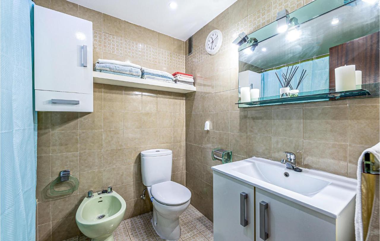 4 Bedroom Nice Apartment In Torremolinos Exteriör bild